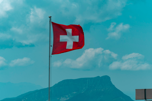 Swiss banks roll out multibanking with SIX